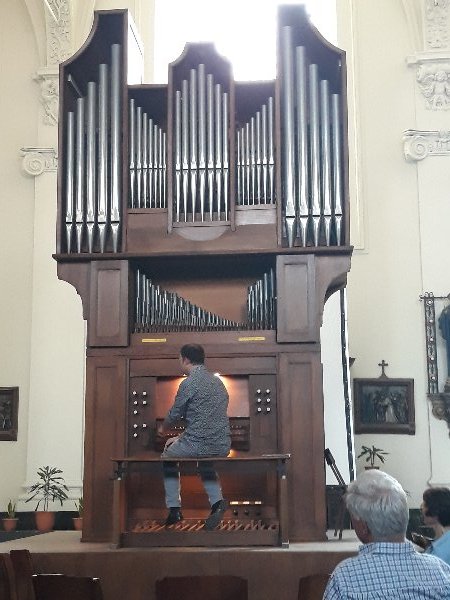 orgelbespeling en demonstratie door Mithra Van Eenhooge.