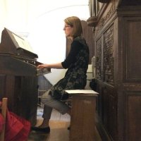 Veerle Nimmegeers aan het orgel in Desteldonk