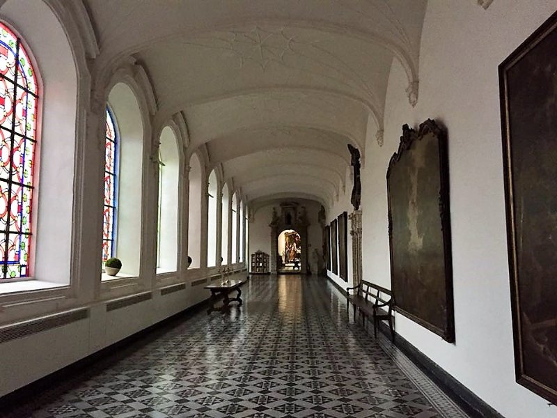 In de pandgangen van het Augustinusklooster met uitleg door Paul Oyen